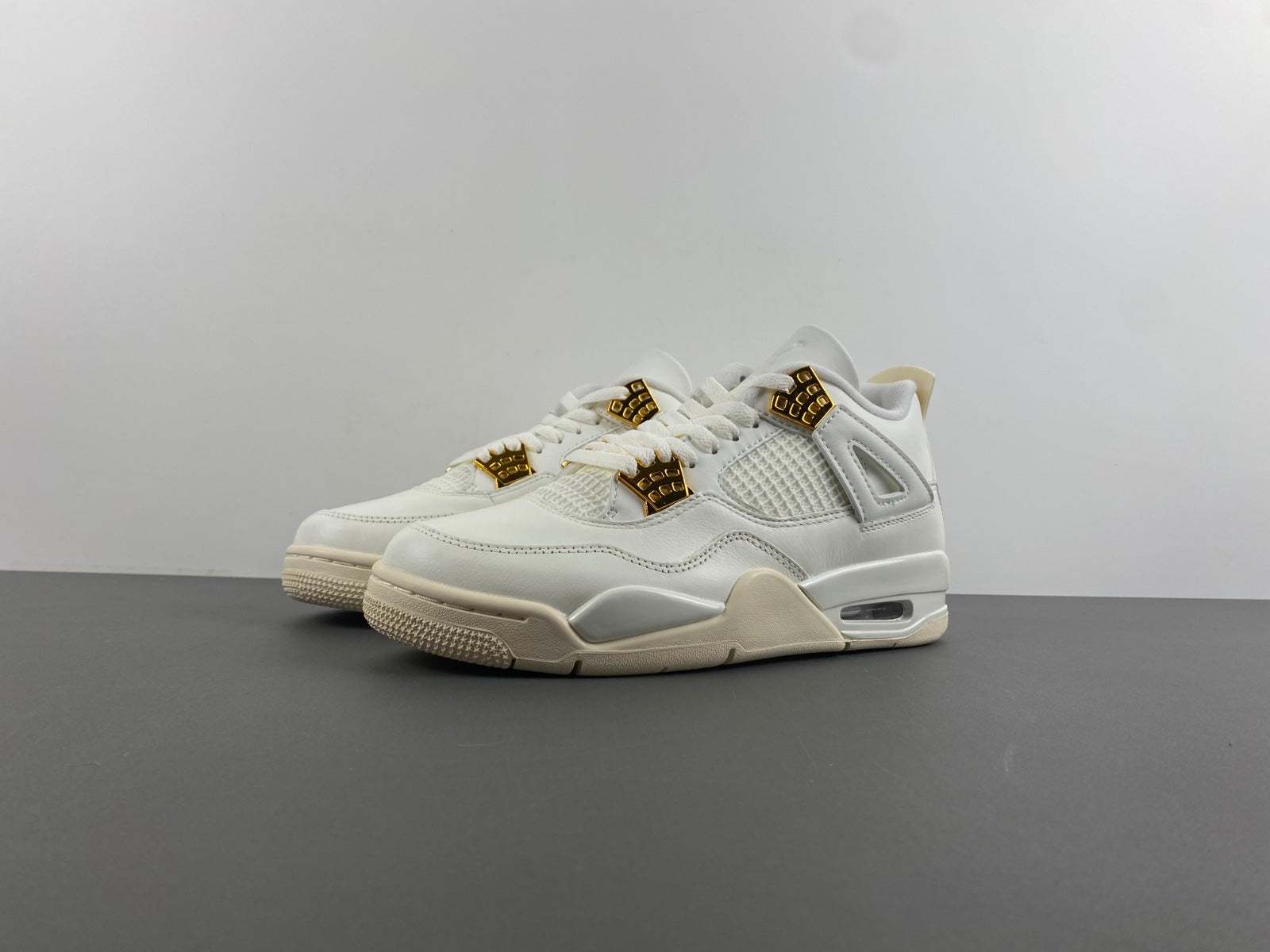 Air Jordan 4 Retro Metallic Gold