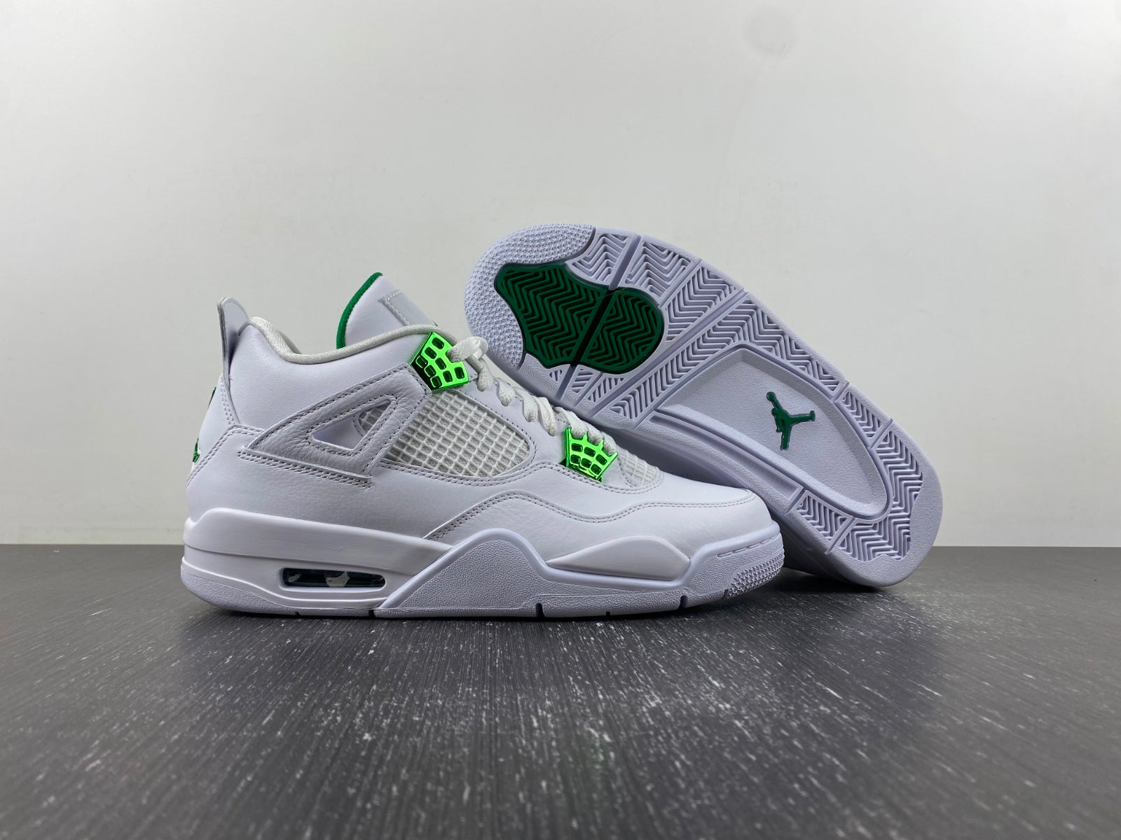 Air Jordan 4 Metallic Green