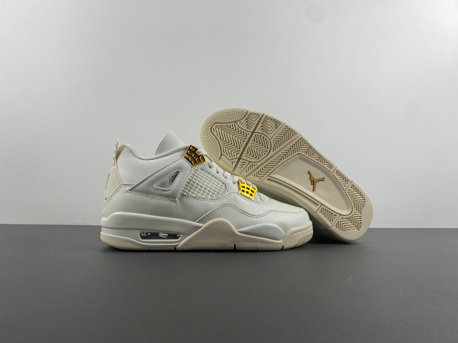 Air Jordan 4 Retro Metallic Gold
