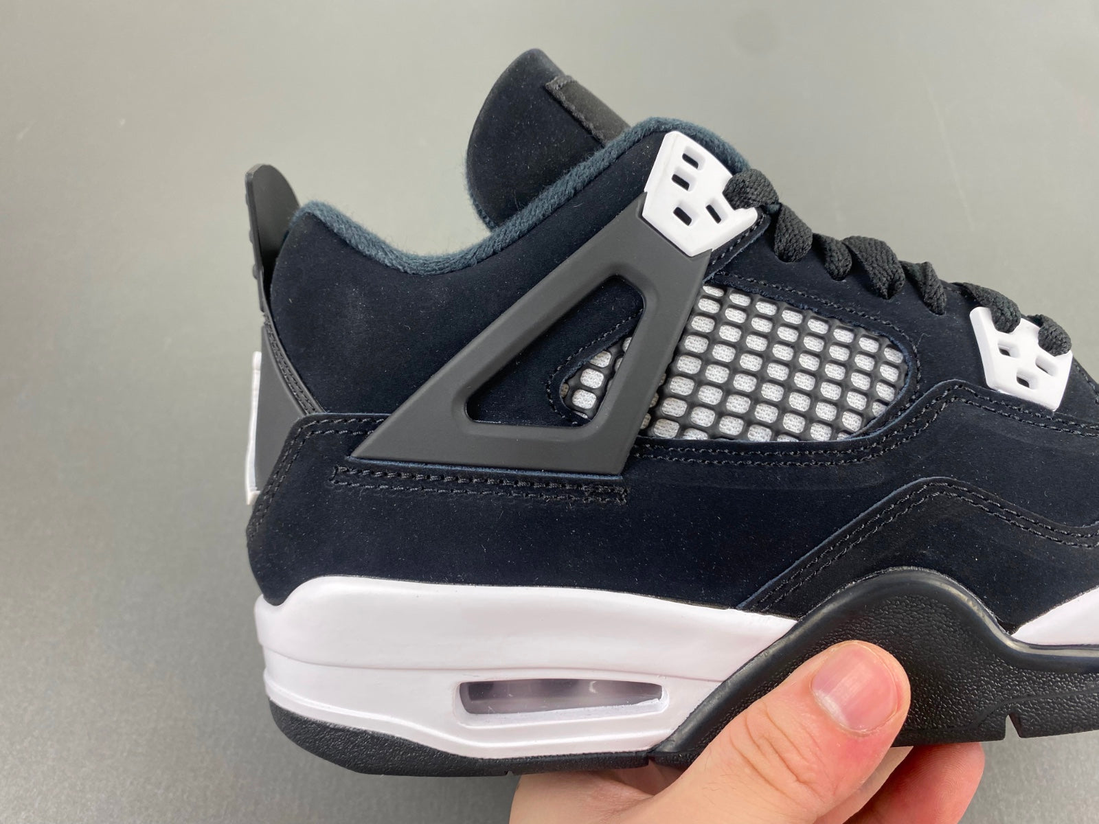 Air Jordan 4 Retro White Thunder