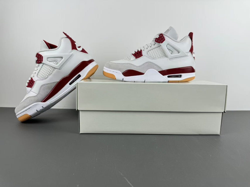 Air Jordan 4 Retro SP Varsity Red Friends & Family