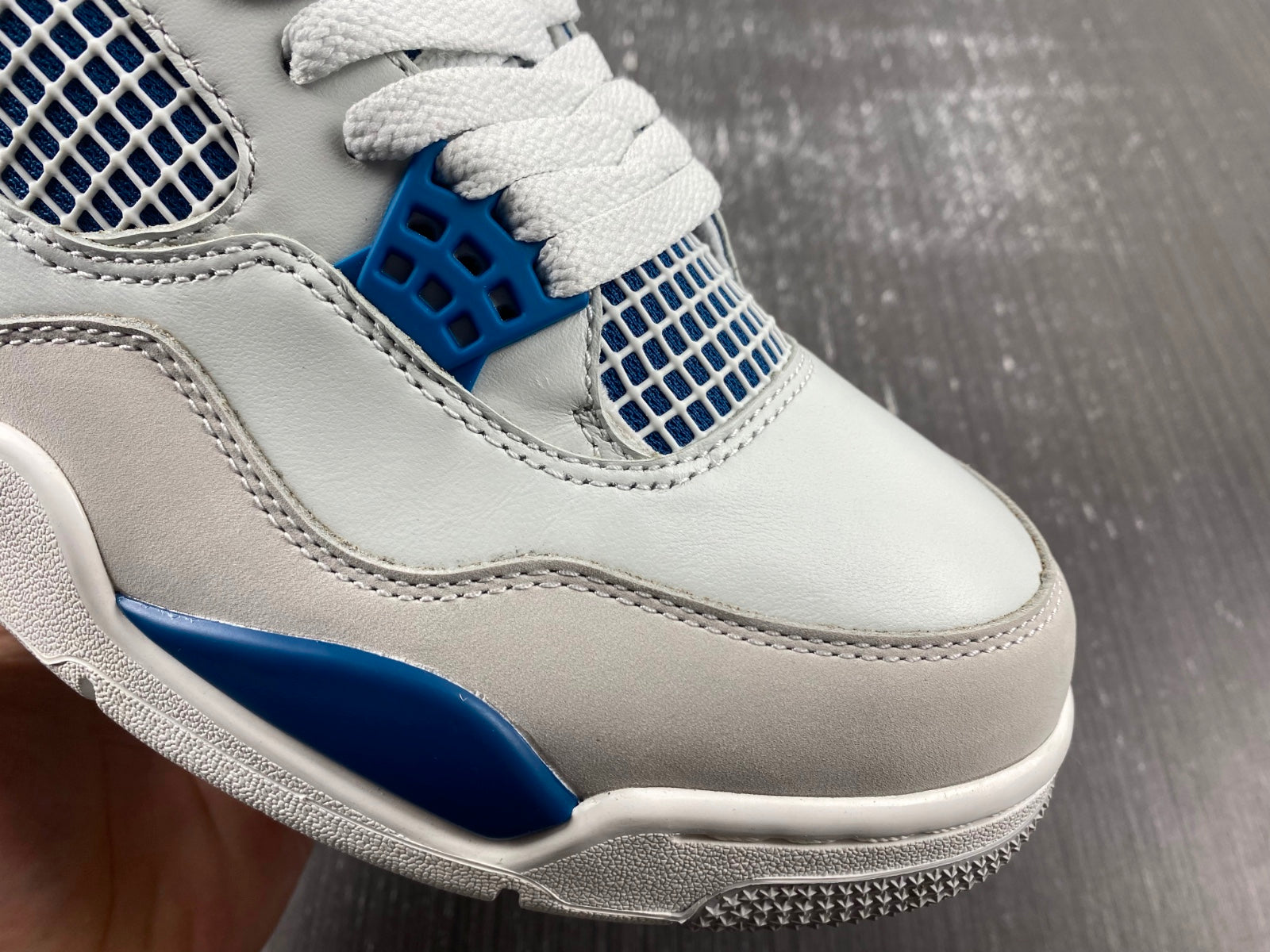 Air Jordan 4 Retro Military Blue
