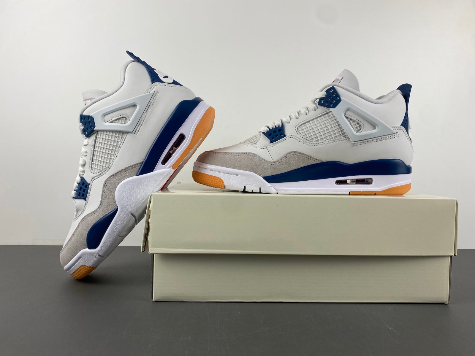 Air Jordan 4 Retro Navy
