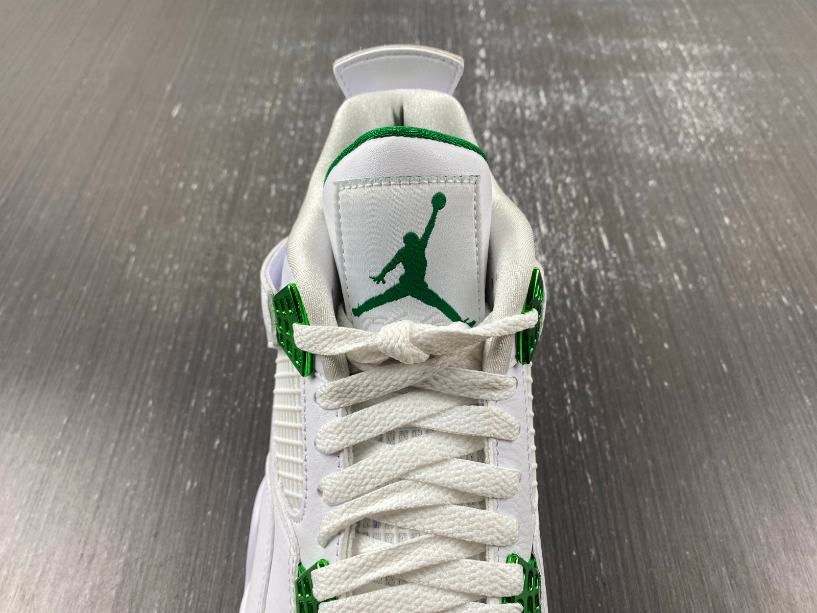 Air Jordan 4 Metallic Green