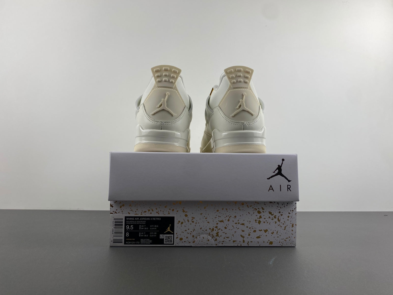 Air Jordan 4 Retro Metallic Gold