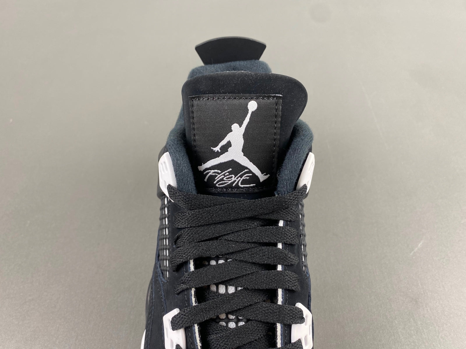 Air Jordan 4 Retro White Thunder
