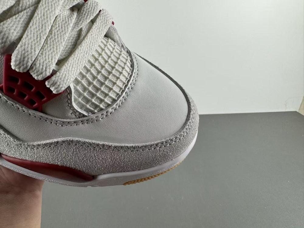Air Jordan 4 Retro SP Varsity Red Friends & Family