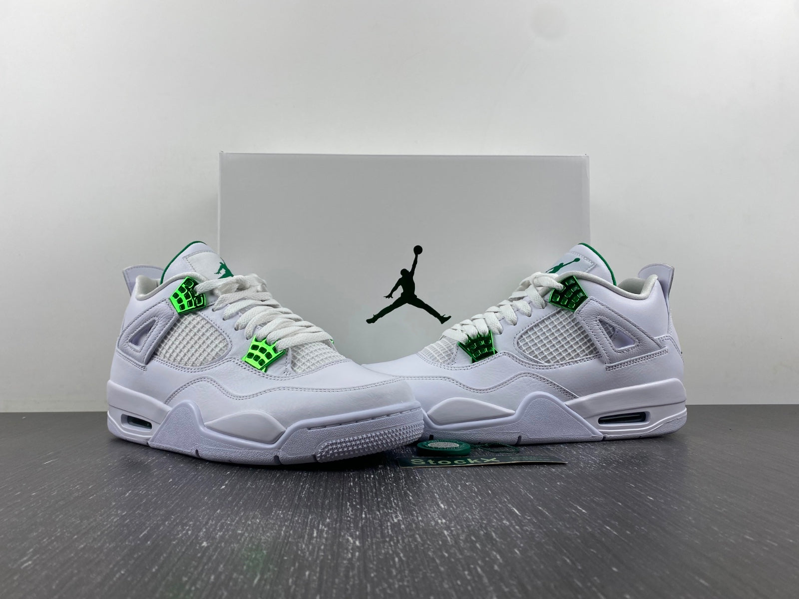 Air Jordan 4 Metallic Green