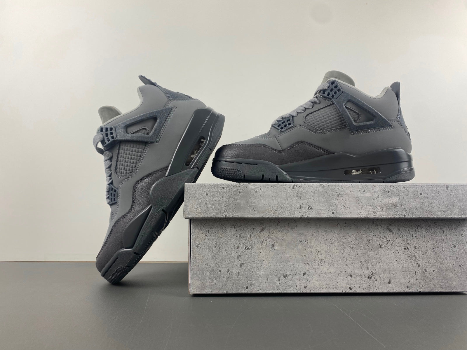 Air Jordan 4 Retro Wet Cement