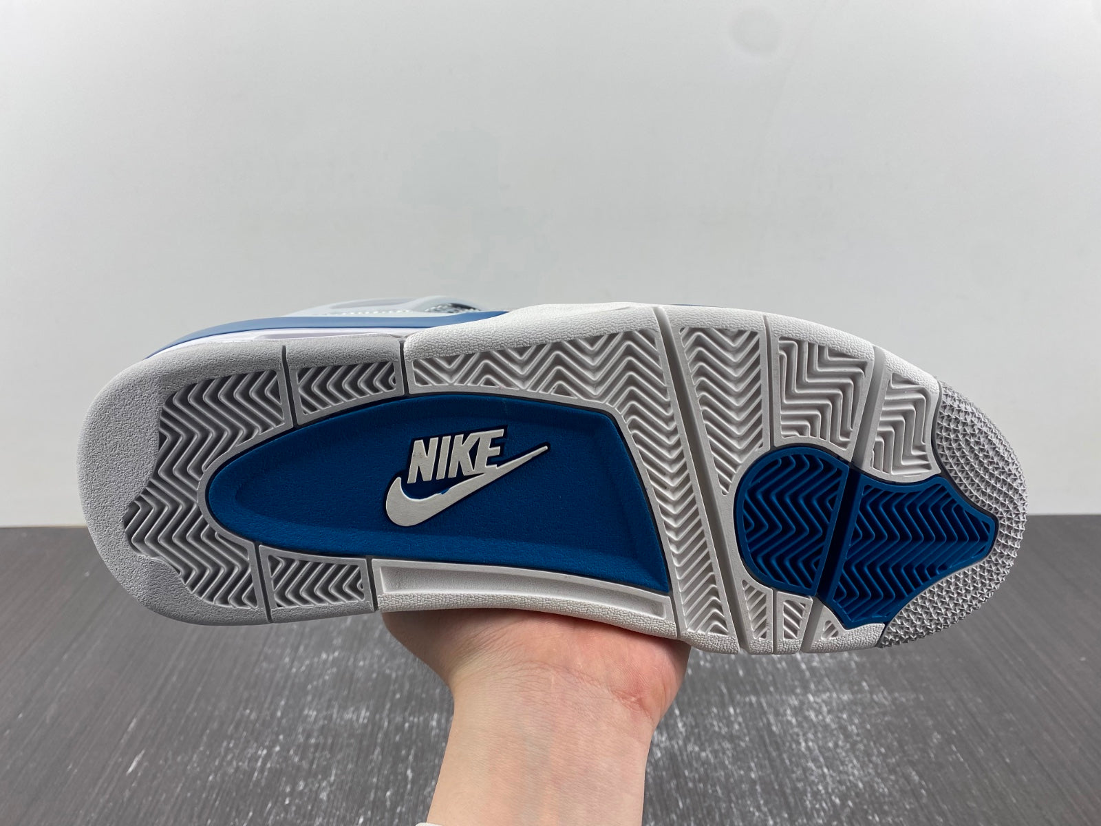 Air Jordan 4 Retro Military Blue