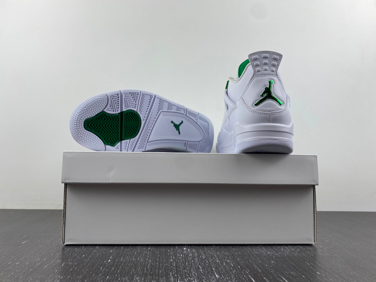 Air Jordan 4 Metallic Green