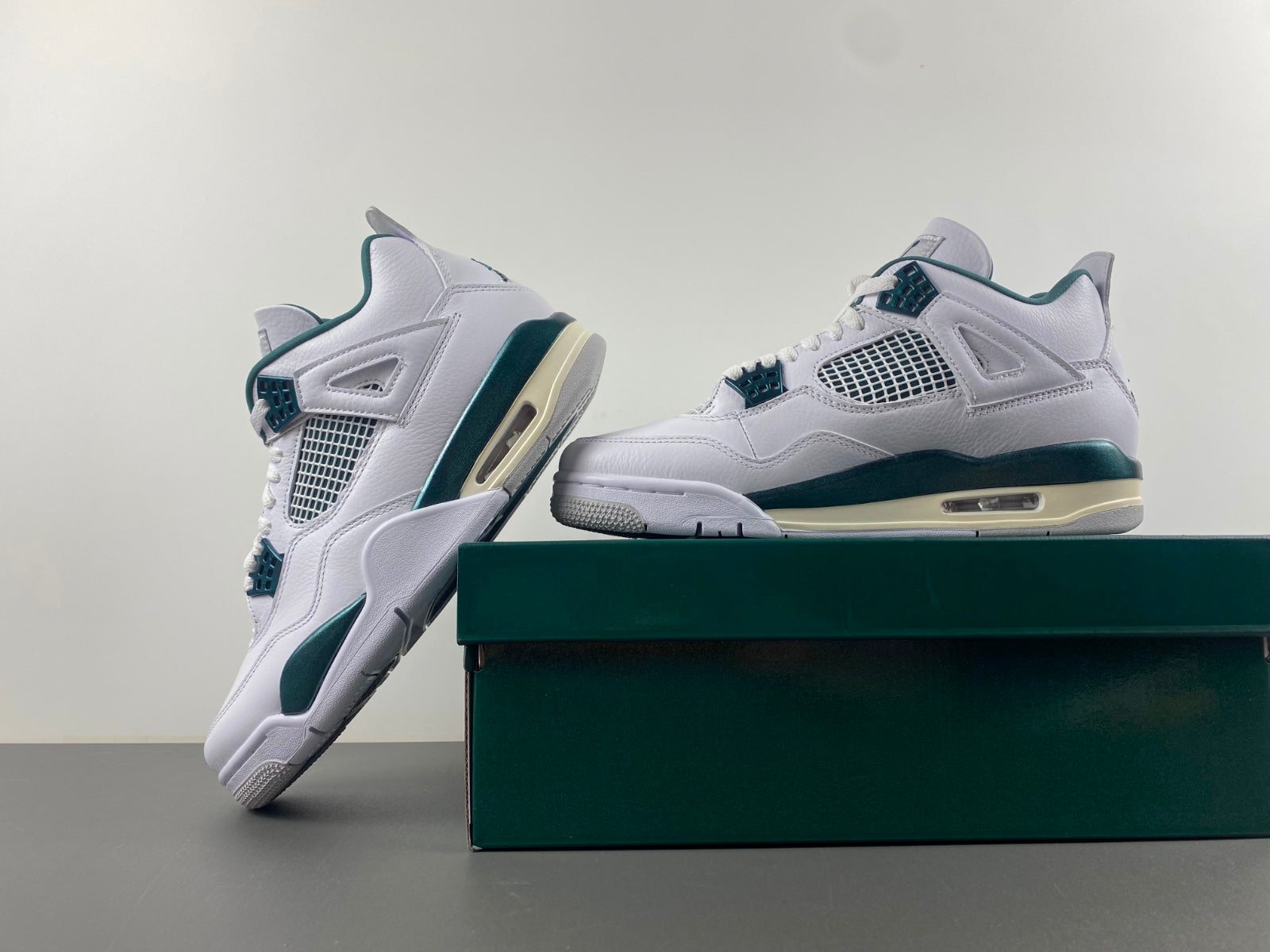 Air Jordan 4 Retro Oxidized Green