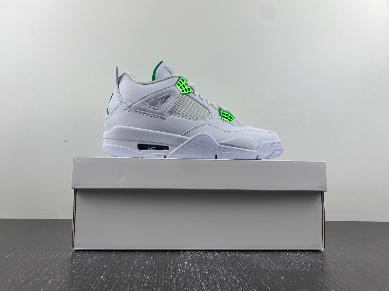 Air Jordan 4 Metallic Green