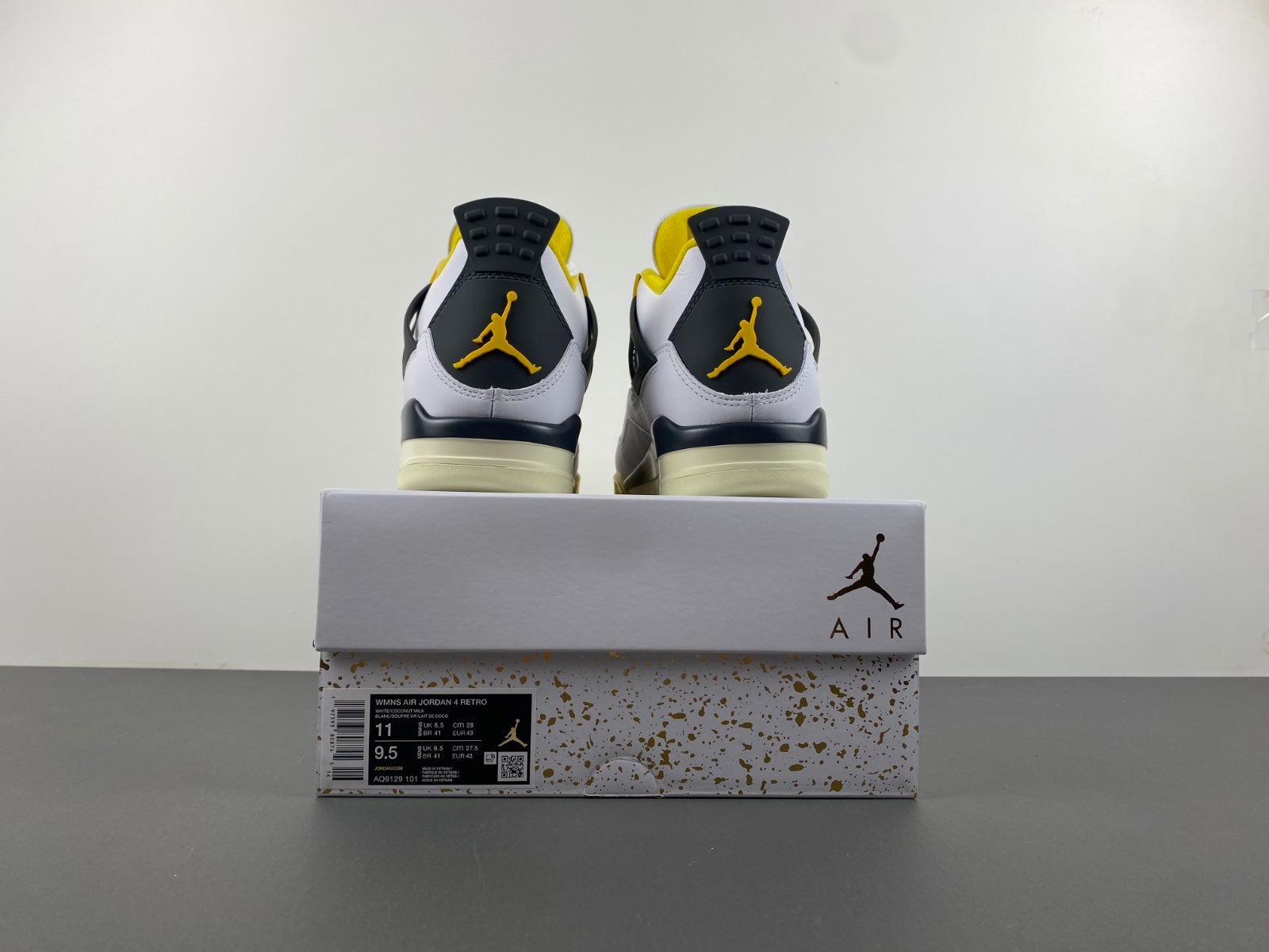 Air Jordan 4 Retro Vivid Sulfur (wmns)