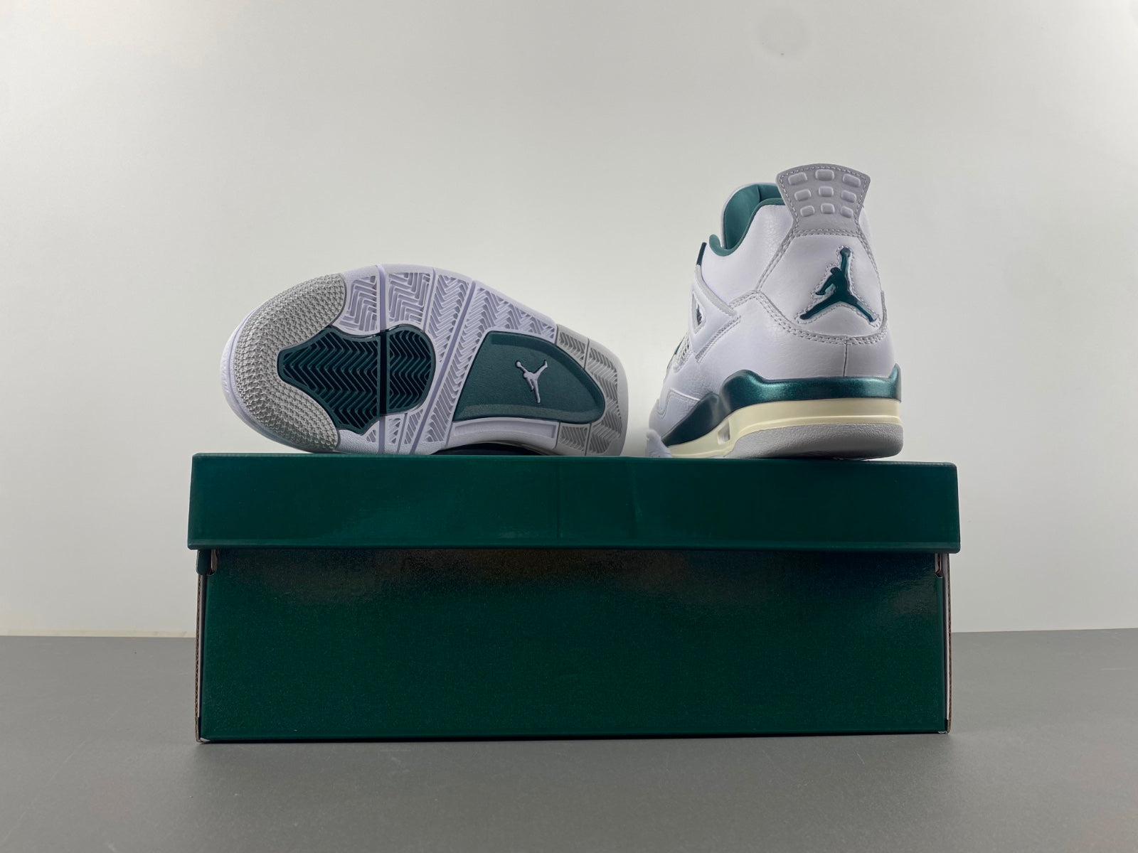 Air Jordan 4 Retro Oxidized Green