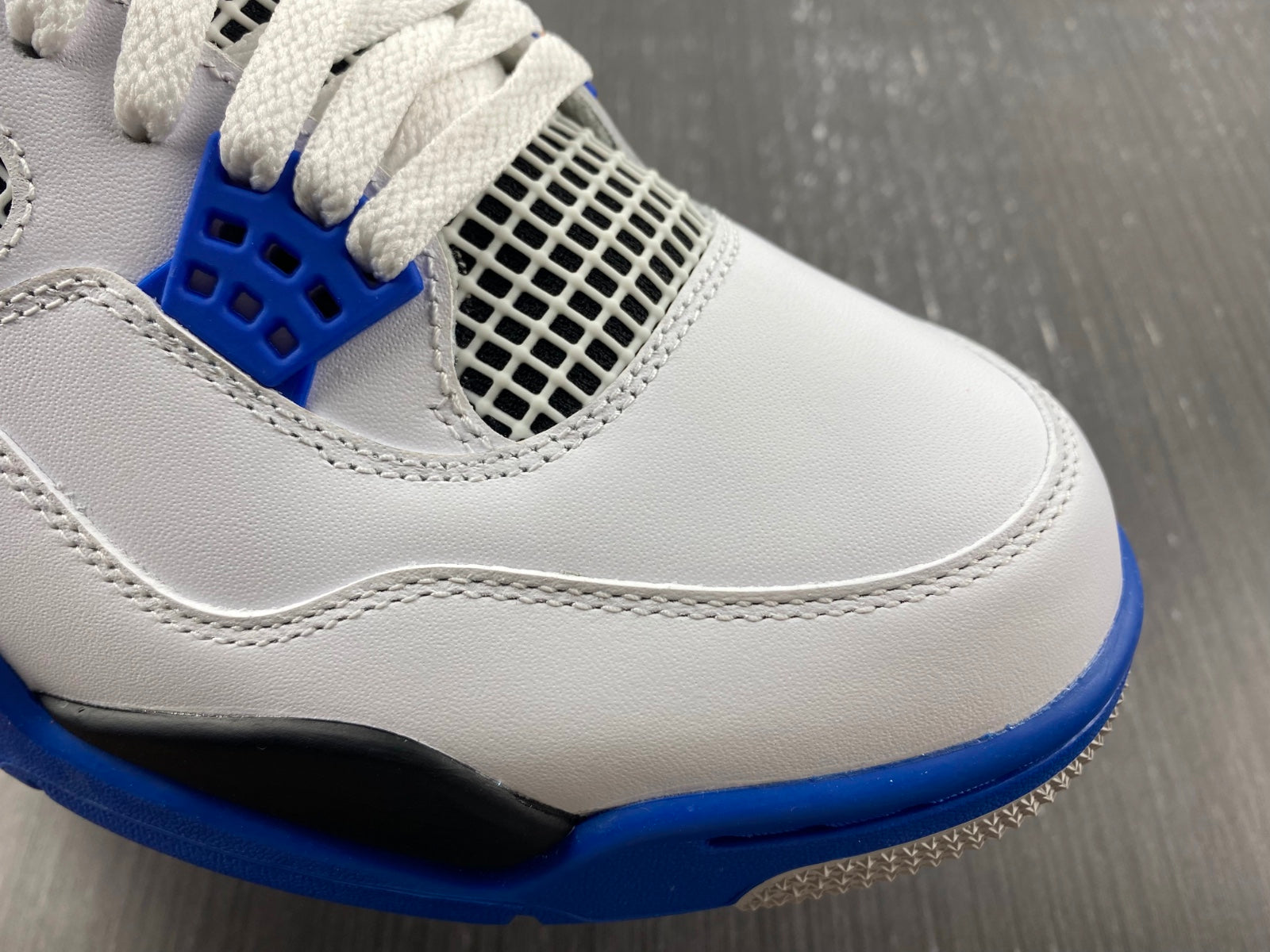 Jordan 4 Retro Motorsports