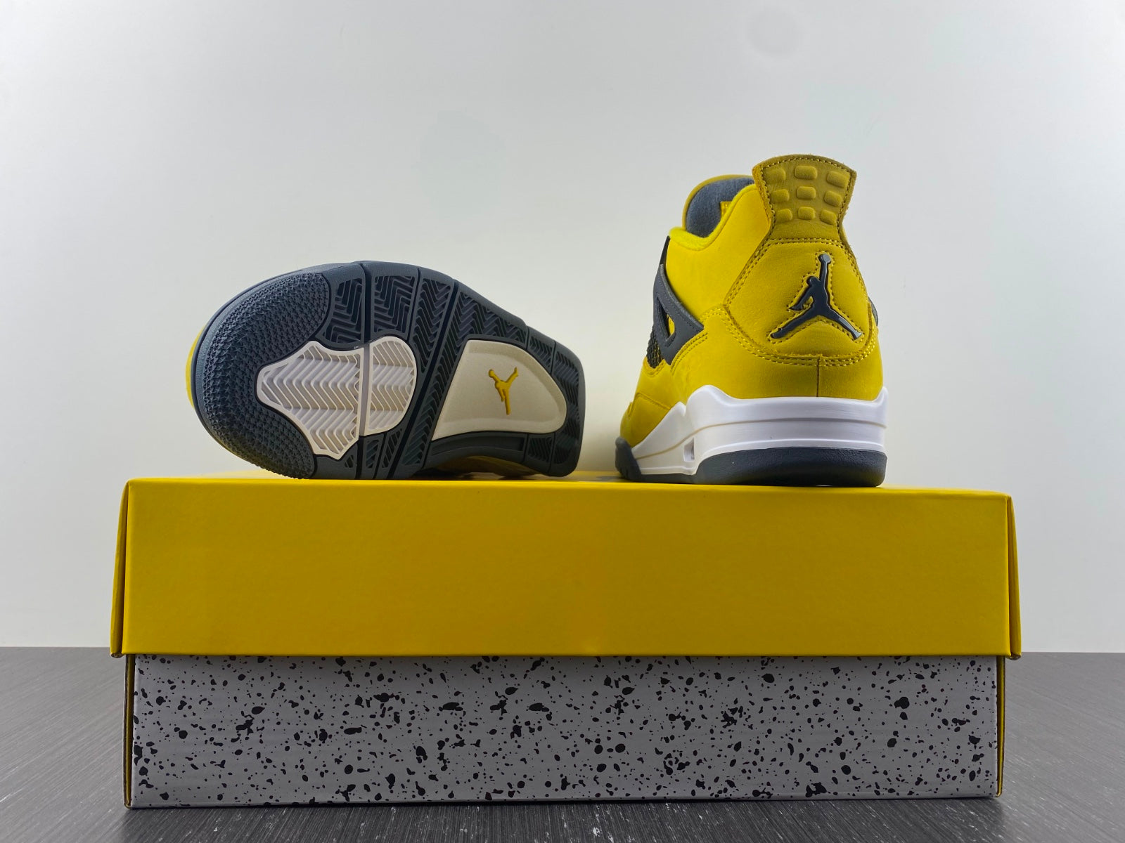 Air Jordan 4 Retro Lightning