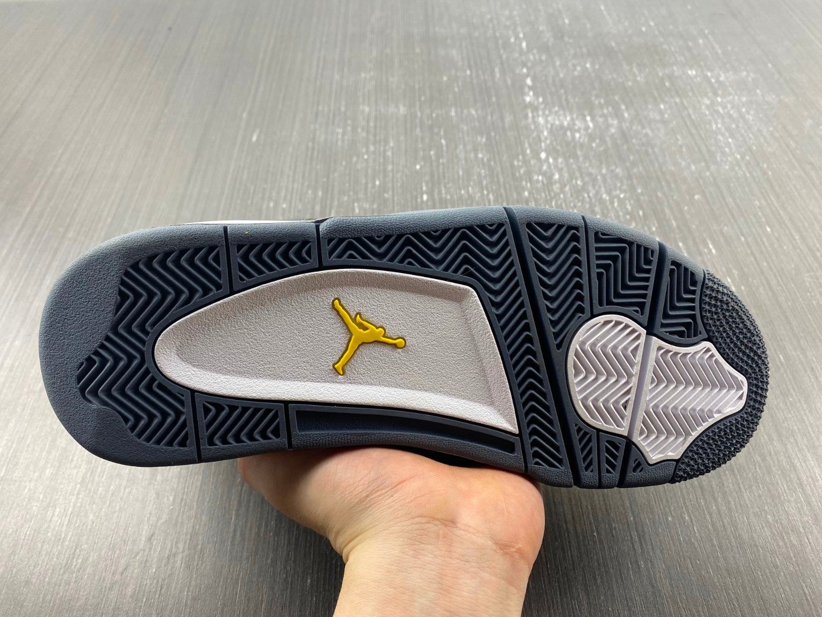 Air Jordan 4 Retro Lightning