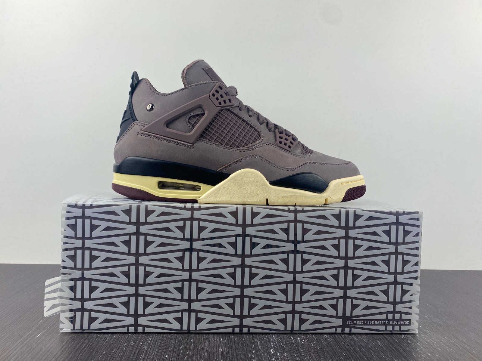 Air Jordan 4 Retro A Ma Maniére